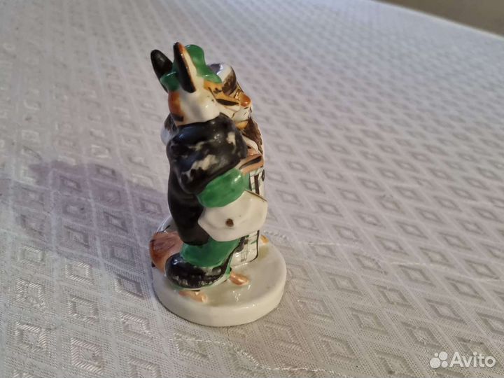 Фарфоровая статуэтка Лиса и бобёр, лфз