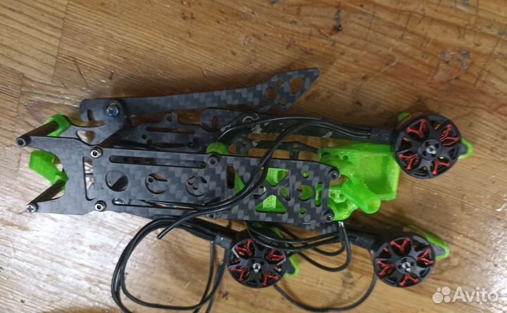 Дрон, моторы, видеопередатчик, бузы, свич плата