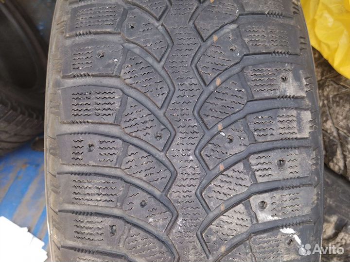 Bridgestone Blizzak Spike-01 225/55 R17