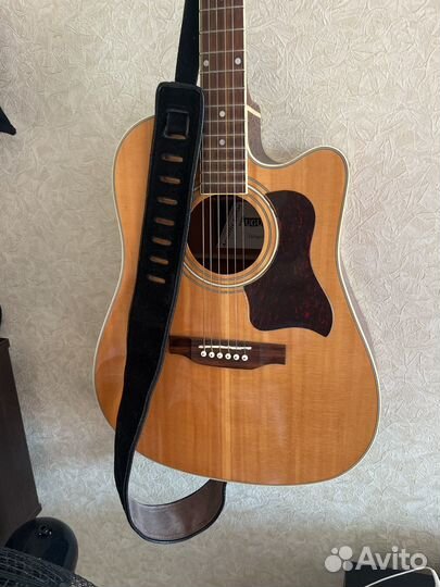 Акустическая гитара