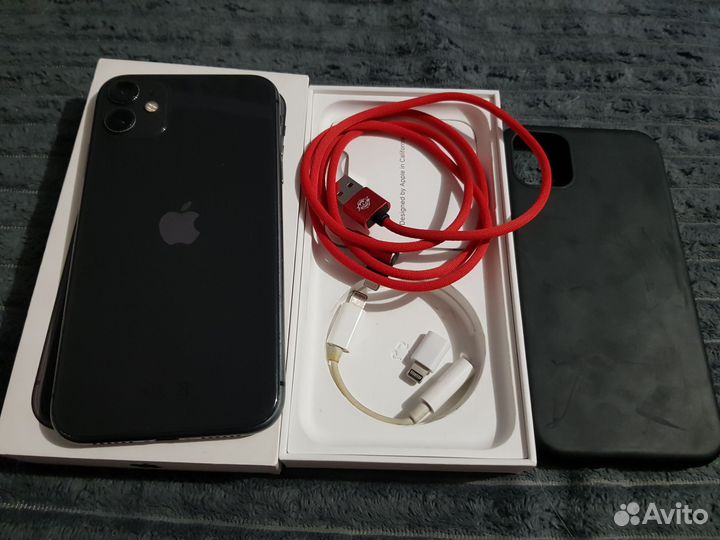 iPhone 11, 64 ГБ