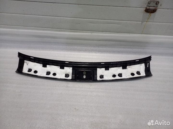 Накладка замка багажника Santa Fe 3 DM (2012 -2016