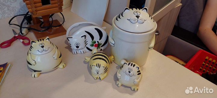 Посуда с кошками