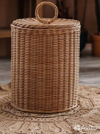 Корзина для белья с крышкой