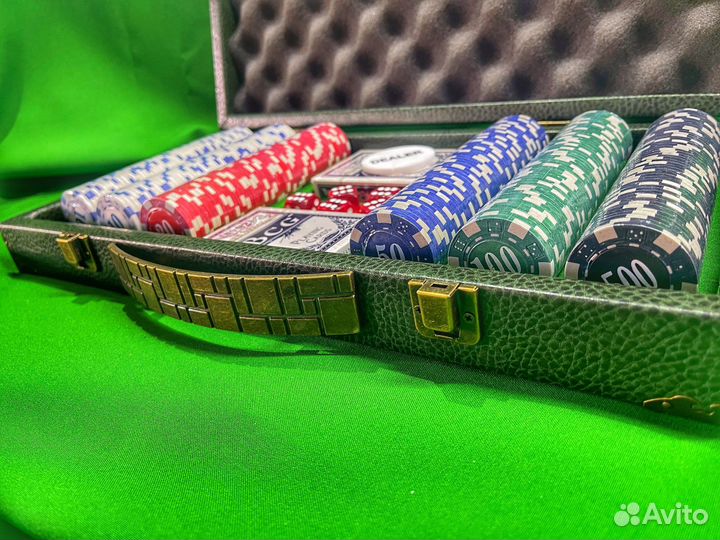 Покер. Покерный набор 300 фишек