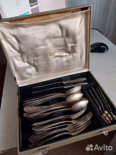 Мельхиоровый набор (ложки, вилки, ножи)