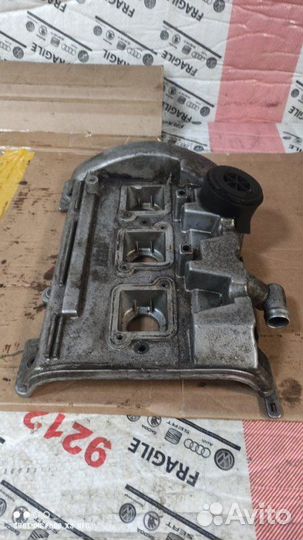 Клапанная крышка с горловиной левая