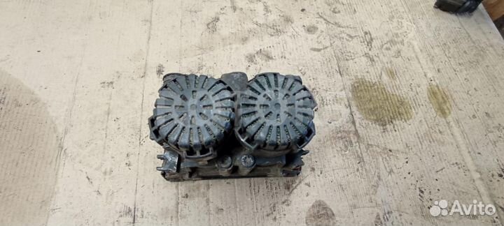 Кран модулятор EBS задний MAN TGX 2013 81521066050