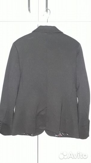 Пиджак для мальчика новый 8-9 лет