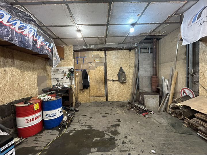 Гараж, > 30 м²