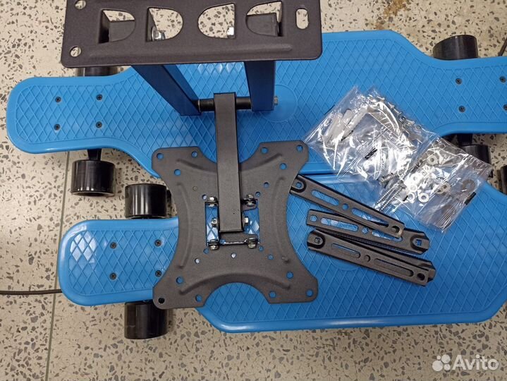 Наклонно-поворотный кронштейн