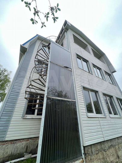 Дом 324 м² на участке 8,3 сот.