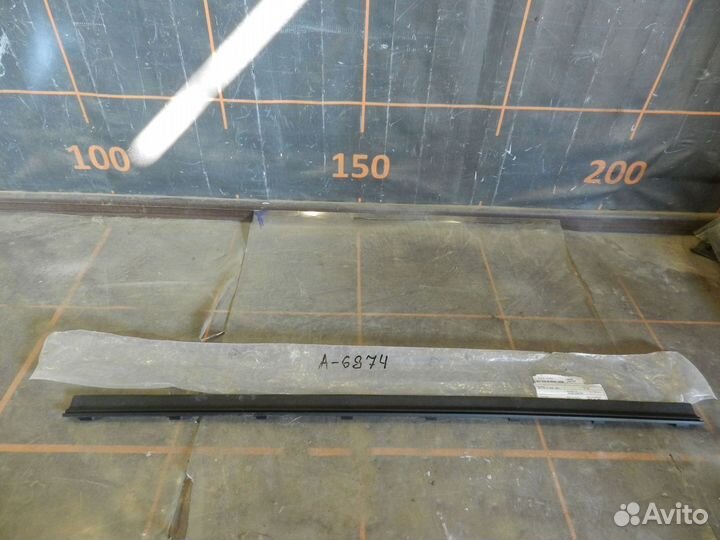 Уплотнитель двери передней нижний - BMW X1 E84