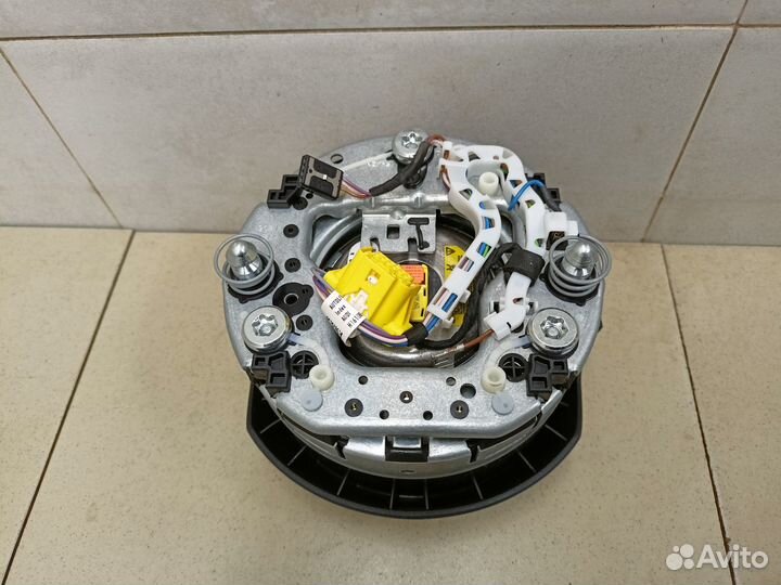 Подушка безопасности в рулевое колесо A1 2010