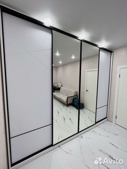 Современный шкаф купе