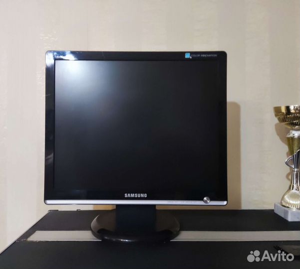 Монитор samsung