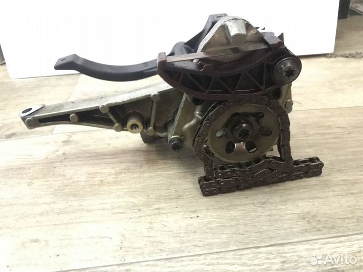 Насос масляный Mercedes A2721800701