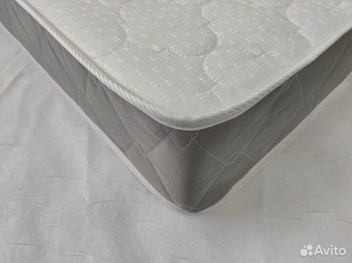 Матрас пружинный 180х200 