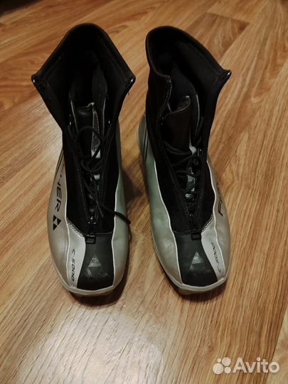 Лыжные ботинки