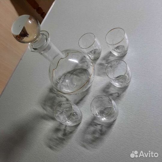Графин с рюмками