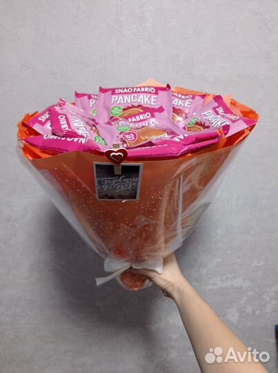 Букет из протеиновых панкейков