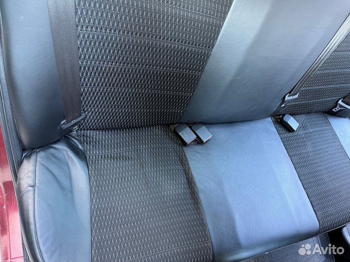 Автомобильные чехлы Рено Логан