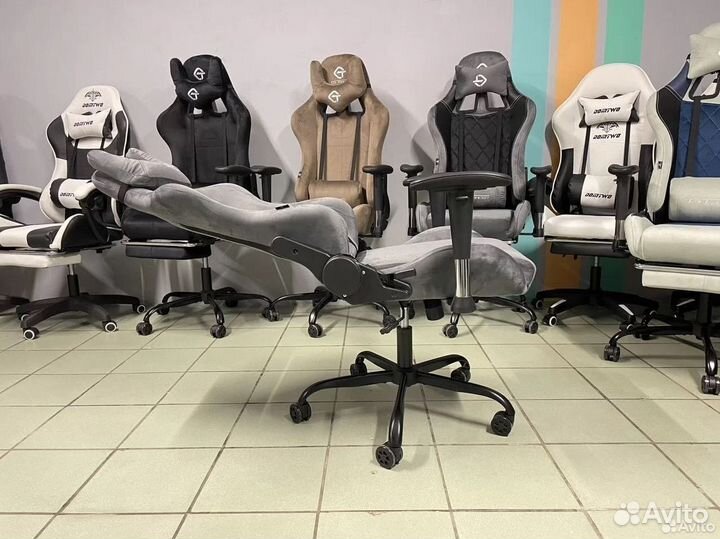 Компьютерное офисное кресло с массажем (новые)