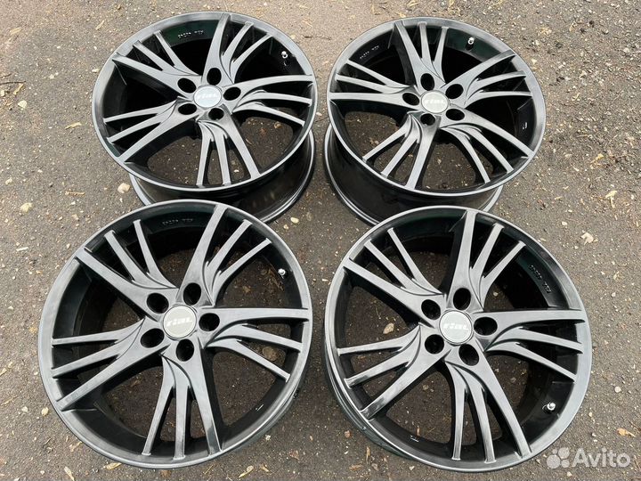 Стильные немецкие диски Rial R18 5-120