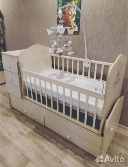 Детская кроватка