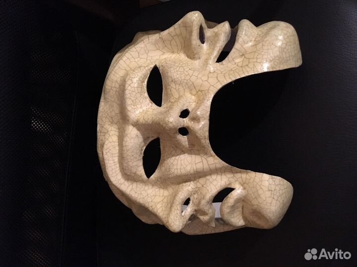 Венецианская маска из папье-маше