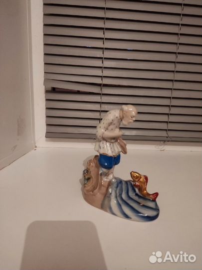 Статуэтка Старик и золотая рыбка ссср. Гжель