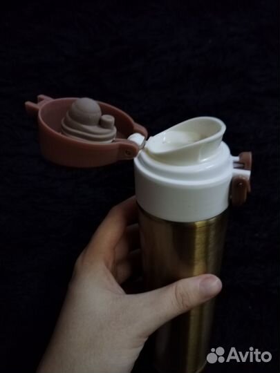 Термос золотой