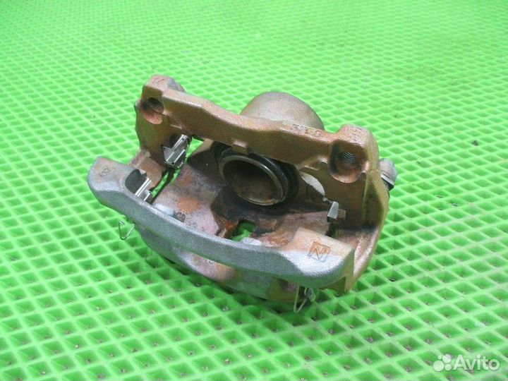 Суппорт передний левый Nissan Qashqai 2 (J11)