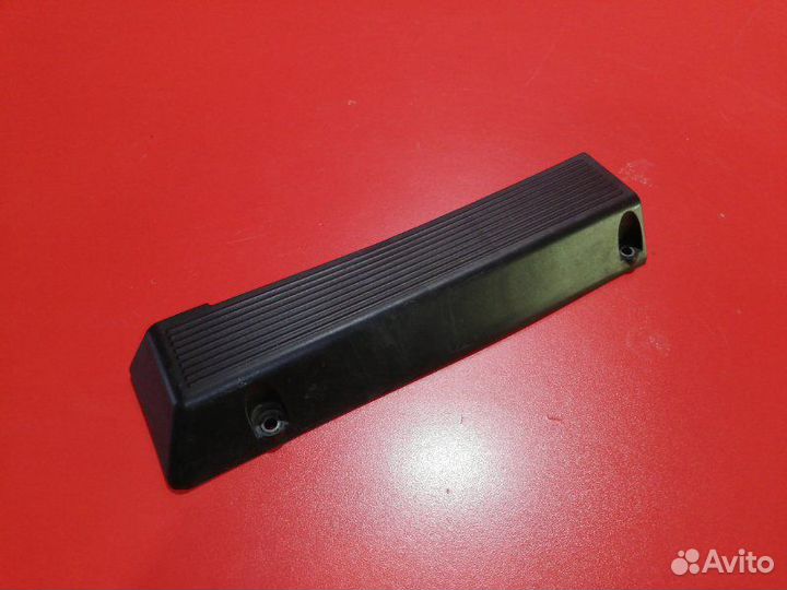 Декоративная крышка двс левая Suzuki Grand Vitara