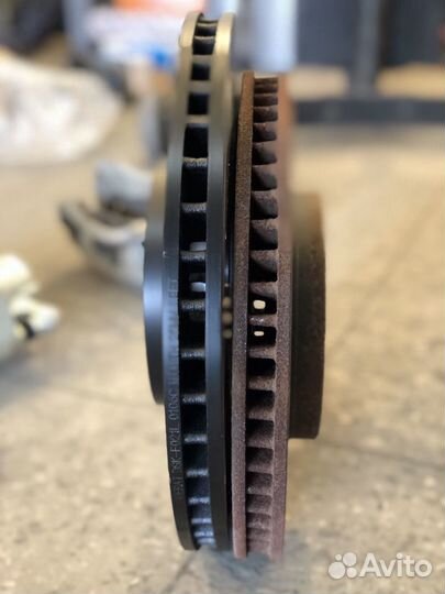 На Camry усиленные суппорта от Highlander