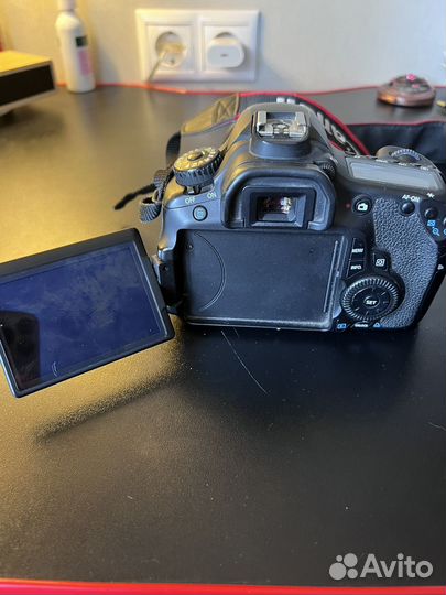 Зеркальный фотоаппарат canon