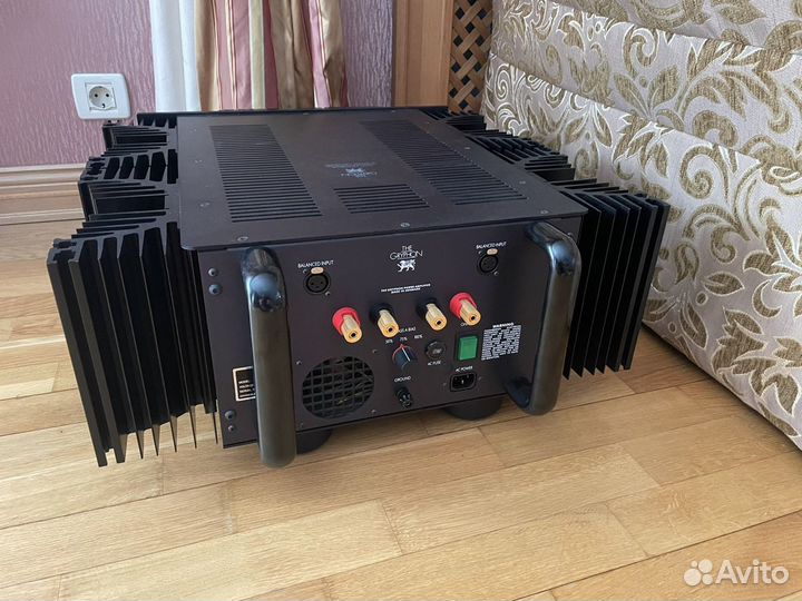 Gryphon DM100 - усилитель мощности