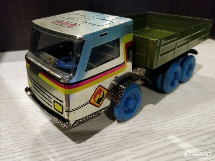 Игрушка грузовик