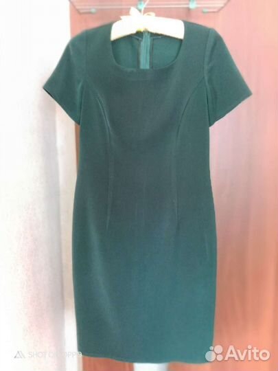 Платье зелёного цвета 44-46 размер