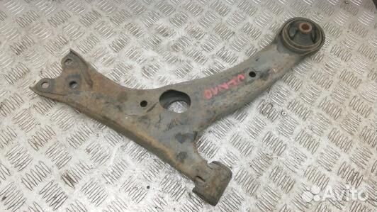 Рычаг передний нижний левый toyota corolla verso 2