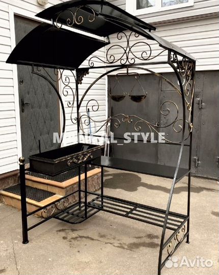 Мангал с крышей