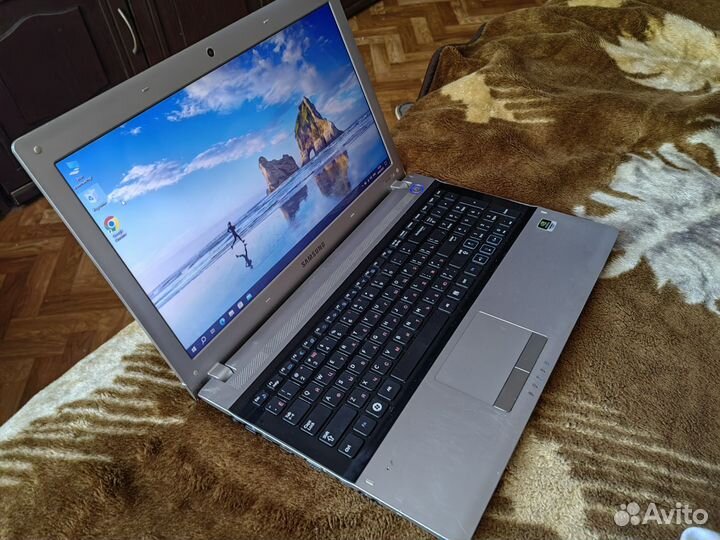 Ноутбук Samsung RV520/Intel Core i5
