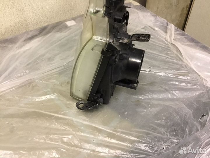 Фара левая Lexus LX 100