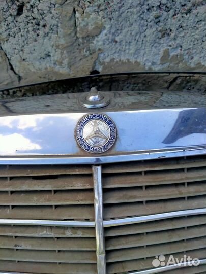 Решетка радиатора mercedes w123