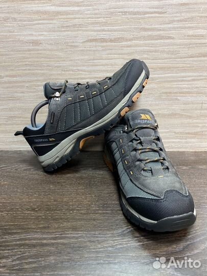 Кроссовки Trespass waterproof размер 45