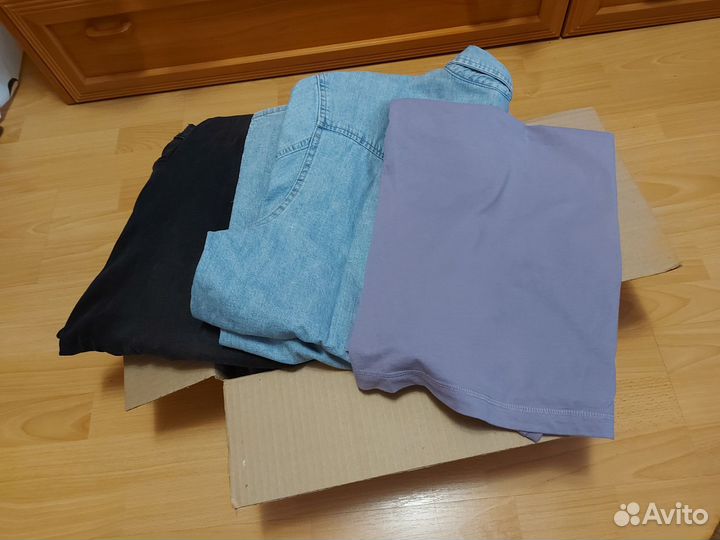Продано. Коробка мужских вещей б/у