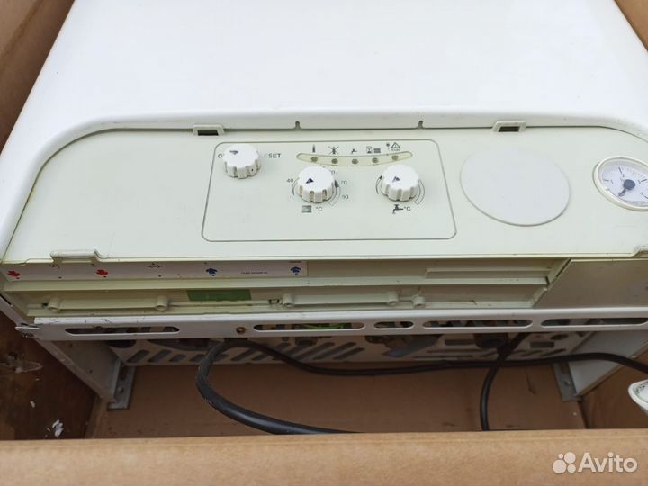 Газовый отопительный котел двухконтурный рабочий