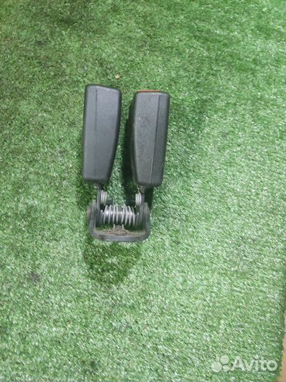 Защелка ремня безопасности задняя Ford Focus 2 1.8