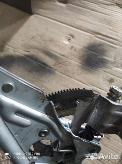 Ручник бмв Е90