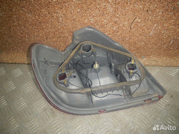 Фонарь задний правый, Toyota (Тойота) -yaris (05)